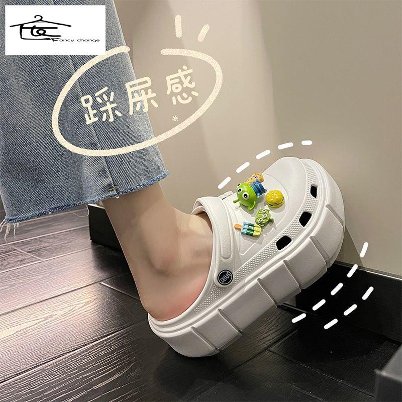 Dép Sandal Mùa Hè Đế Dày Đục Lỗ Thoáng Khí Dễ Thương Dễ Phối Đồ Cho Nữ