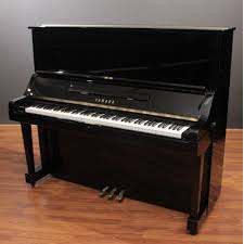 Piano Cơ Yamaha UX Màu Đen Tặng Kèm Gói Quà Và Dịch Vụ Hấp Dẫn