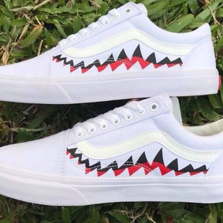 Giày vans cá mập trắng