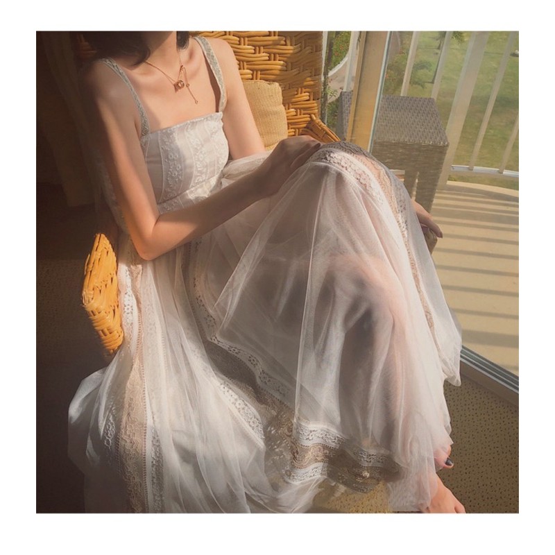 Váy ren hoa 2 dây xoè tiểu thư