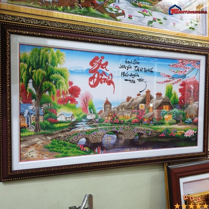 Tranh đính đá, tranh thêu chữ thập gia đình hạnh phúc
