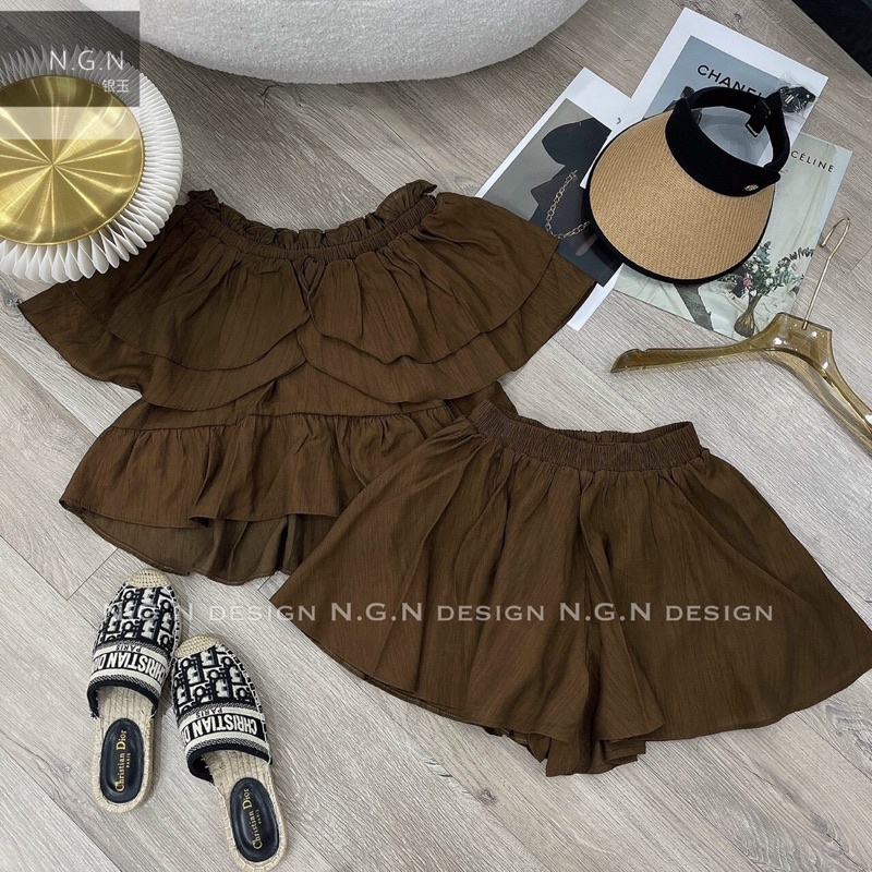 Sét trễ vai + chân váy