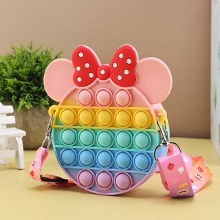 Túi đeo chéo hình chuột micky tròn đáng yêu bầng silicone cho bé gái