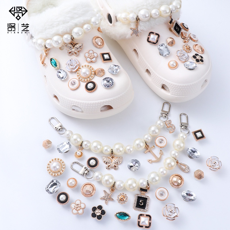 sticker gắn dép cross charm gắn dép cross1 Phụ Kiện Trang Trí Giày Hình Chiếc Giày Bằng Nhựa Màu Sắc Xinh Xắn