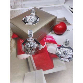 Mặt dây chuyền Versace