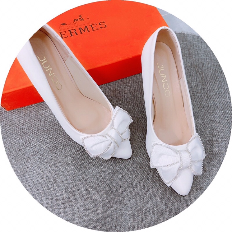 Giày Cao Gót Mũi Nhọn Da Lì Nơ Vải Viền Ngọc Gót Trụ 7Cm