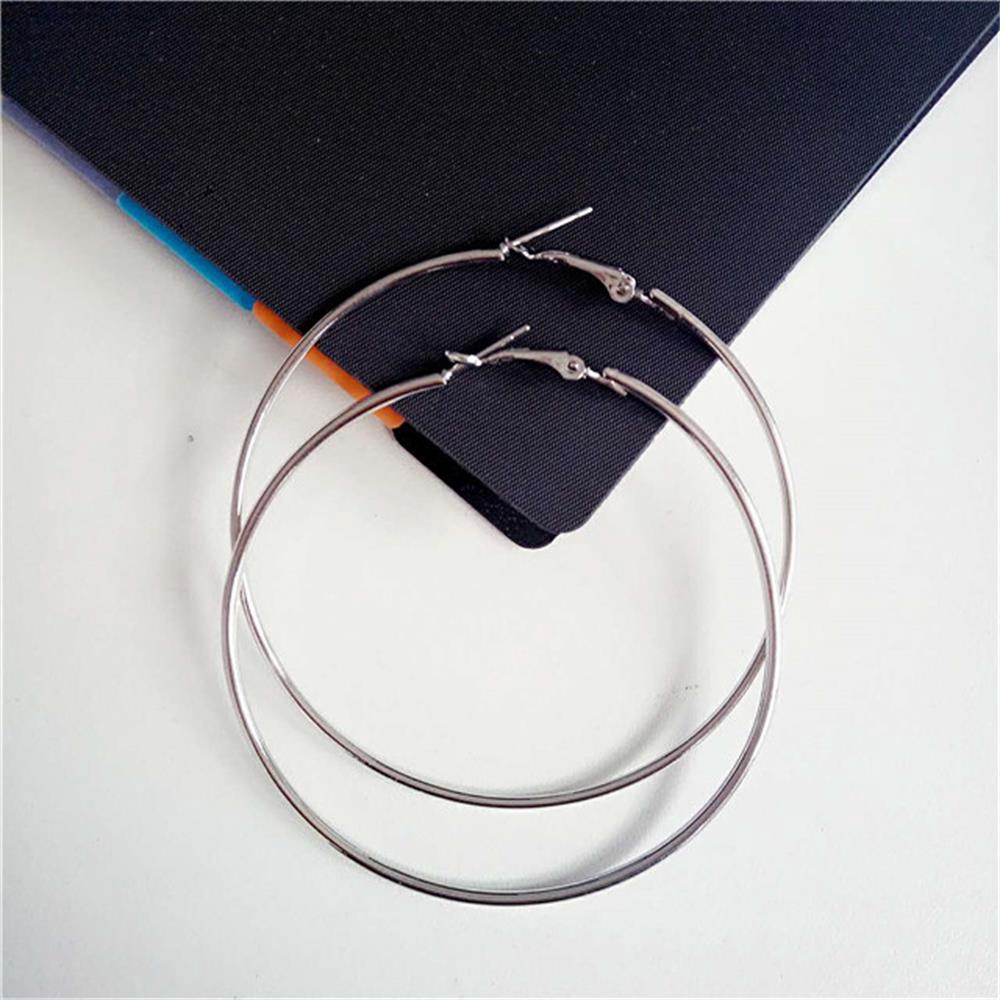 Khuyên tai tròn phong cách Punk