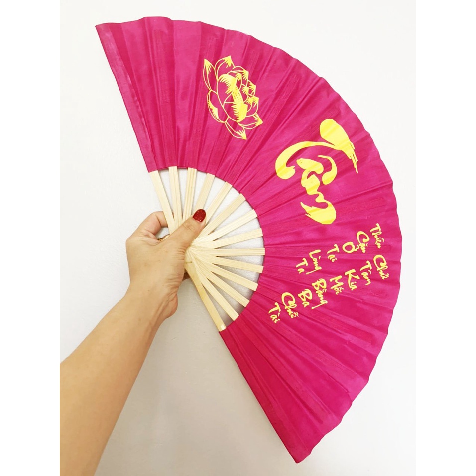Quạt vải lụa xếp,viết chữ thư pháp truyền thống Việt Nam dài 25cm