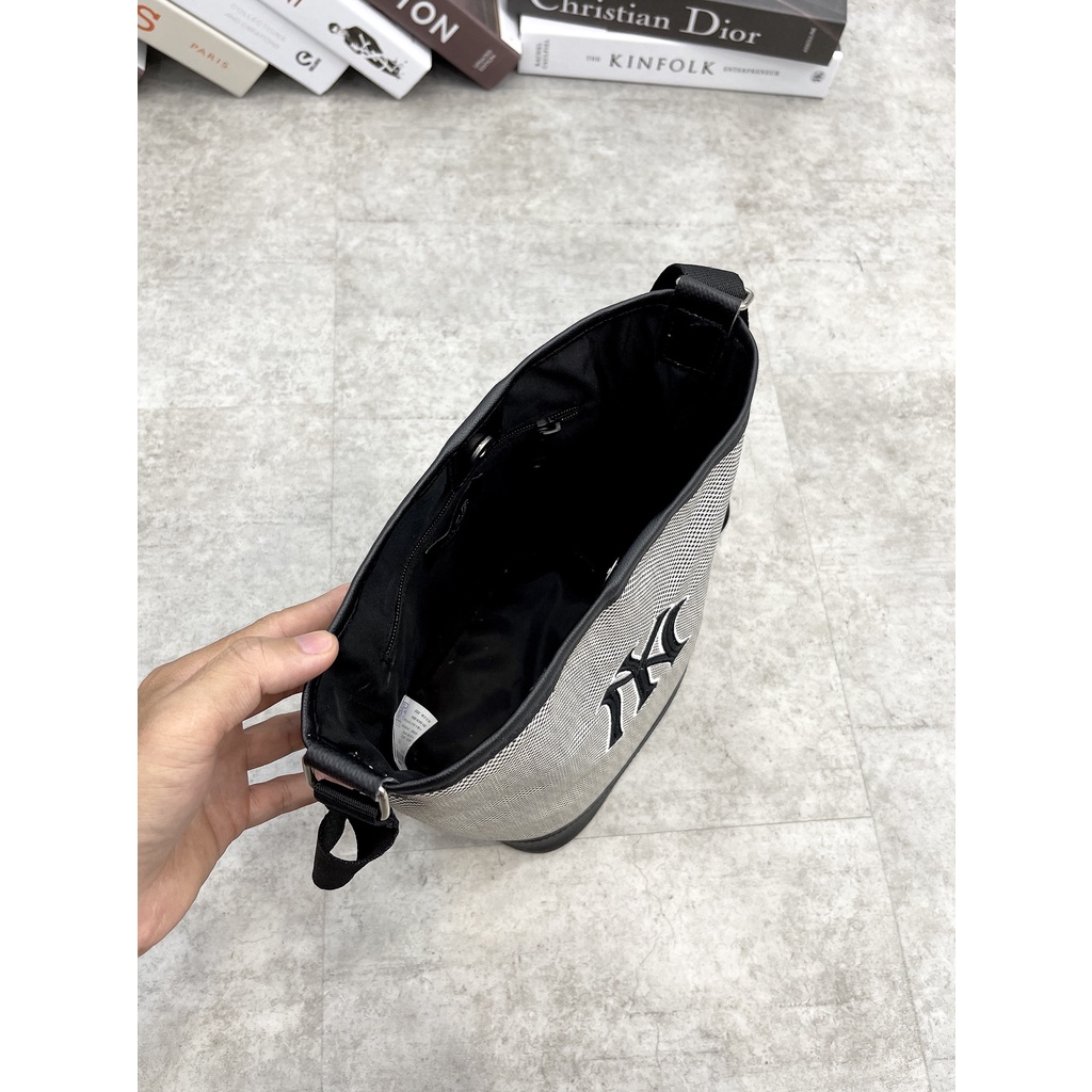 TÚI B489 BASIC BIG LOGO BUCKET BAG