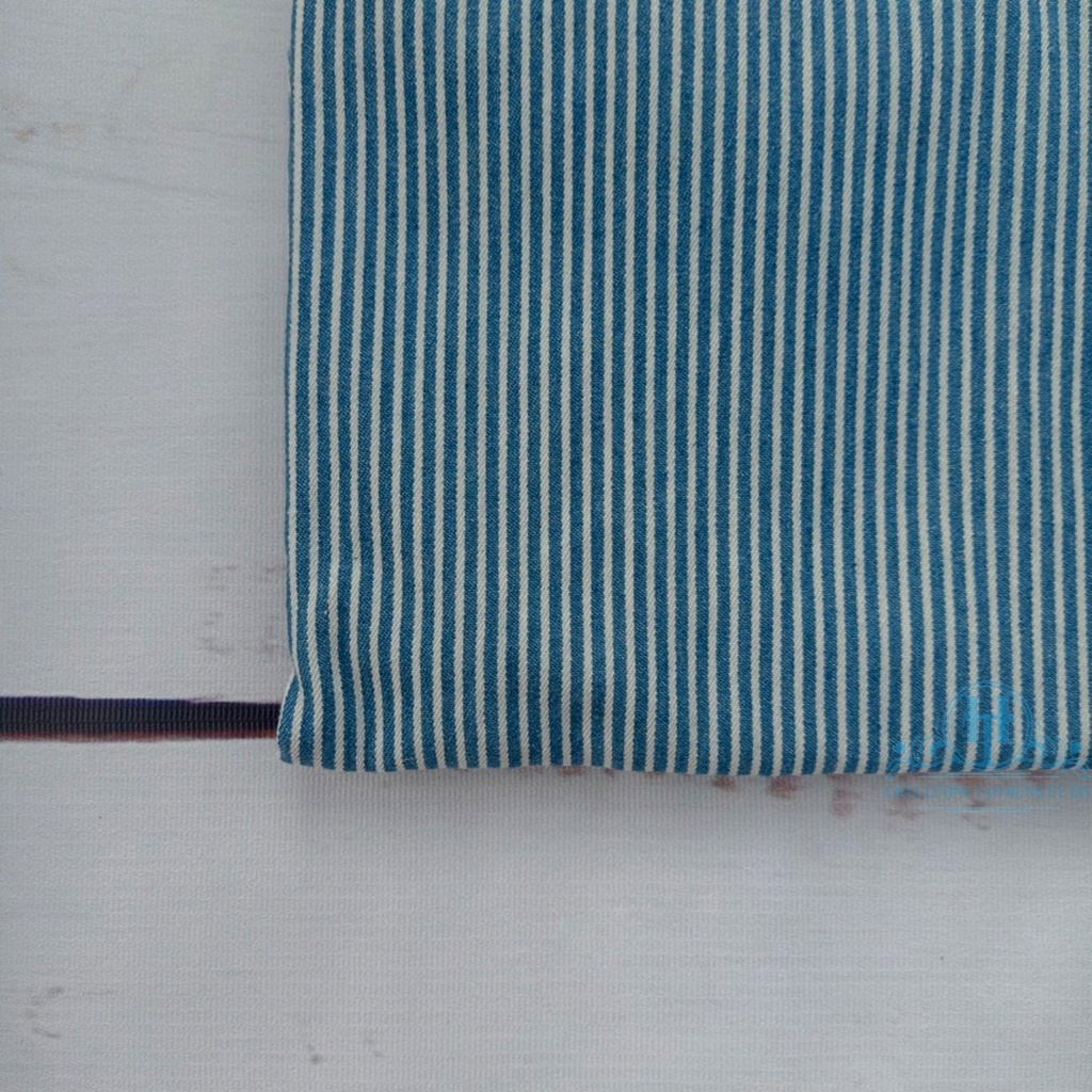 Váy Chống Nắng Xẻ Tà Nữ Vải Kaki Cotton Mềm Mại Học Tiết Sọc Có Nút Bấm Chân Tiện Lợi H&amp;T Fashion