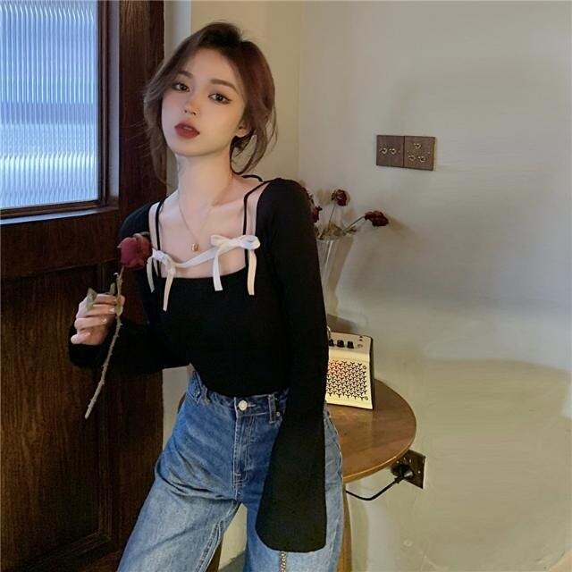 UIOWOO  Áo Thun Nữ Tay Dài Cổ Vuông Phong Cách Retro