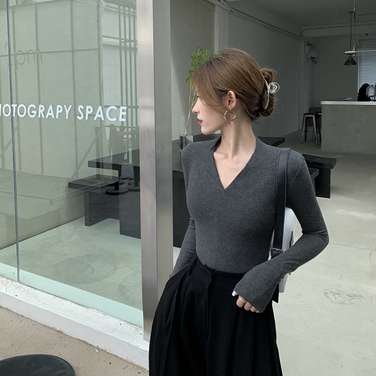 QKOOLE  Áo Dệt Kim Tay Dài Cổ Chữ V Màu Sắc Đơn Giản Phong Cách Hàn Quốc