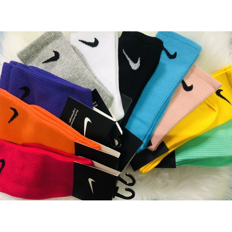 1 đôi tất Nike 1 tông màu