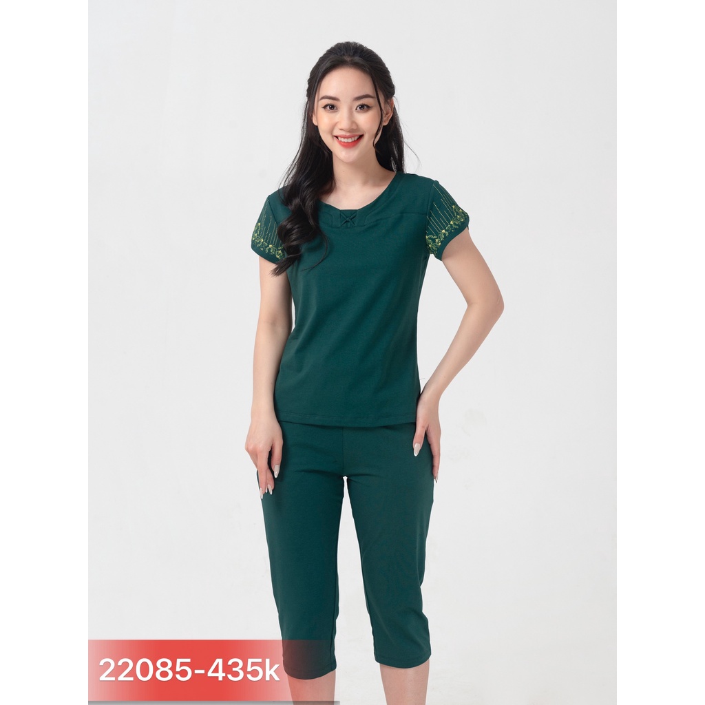 Bộ mặc nhà Wonner áo cộc tay quần lửng 22085 Giá 435,000đ