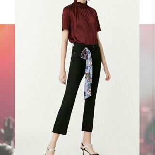 Jeans vẩy đen siêu đẹp, chân dài