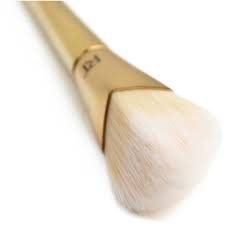 Cọ đánh nền hoàn hảo Real Techniques Bold Metals Collection 101 - Triangle Foundation | BigBuy360 - bigbuy360.vn