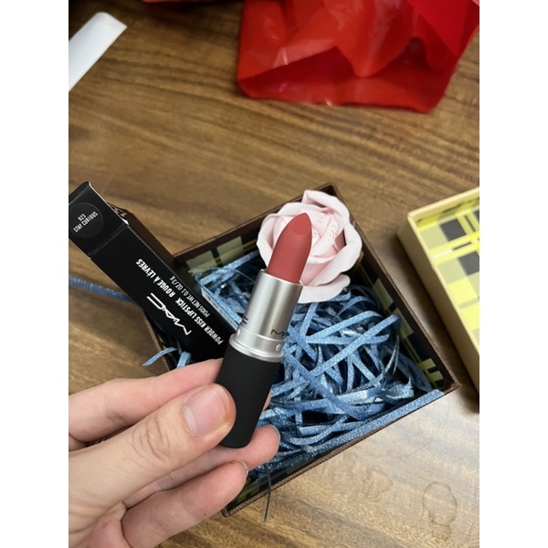 Son M.A.C Powder kiss, Retro Matte, Son mac chính hãng có bill