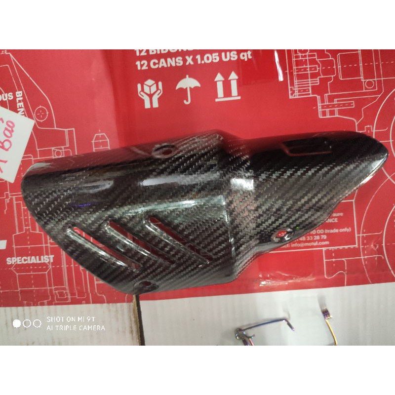 Ốp Pô Cacbon Akrapovic R1