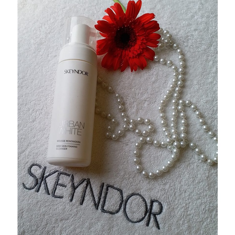 SKEYNDOR Urban White Sữa rửa mặt làm trắng da, làm mờ khuyết điểm, giảm khô da New Skin Foaming Cleanser 150ml | BigBuy360 - bigbuy360.vn