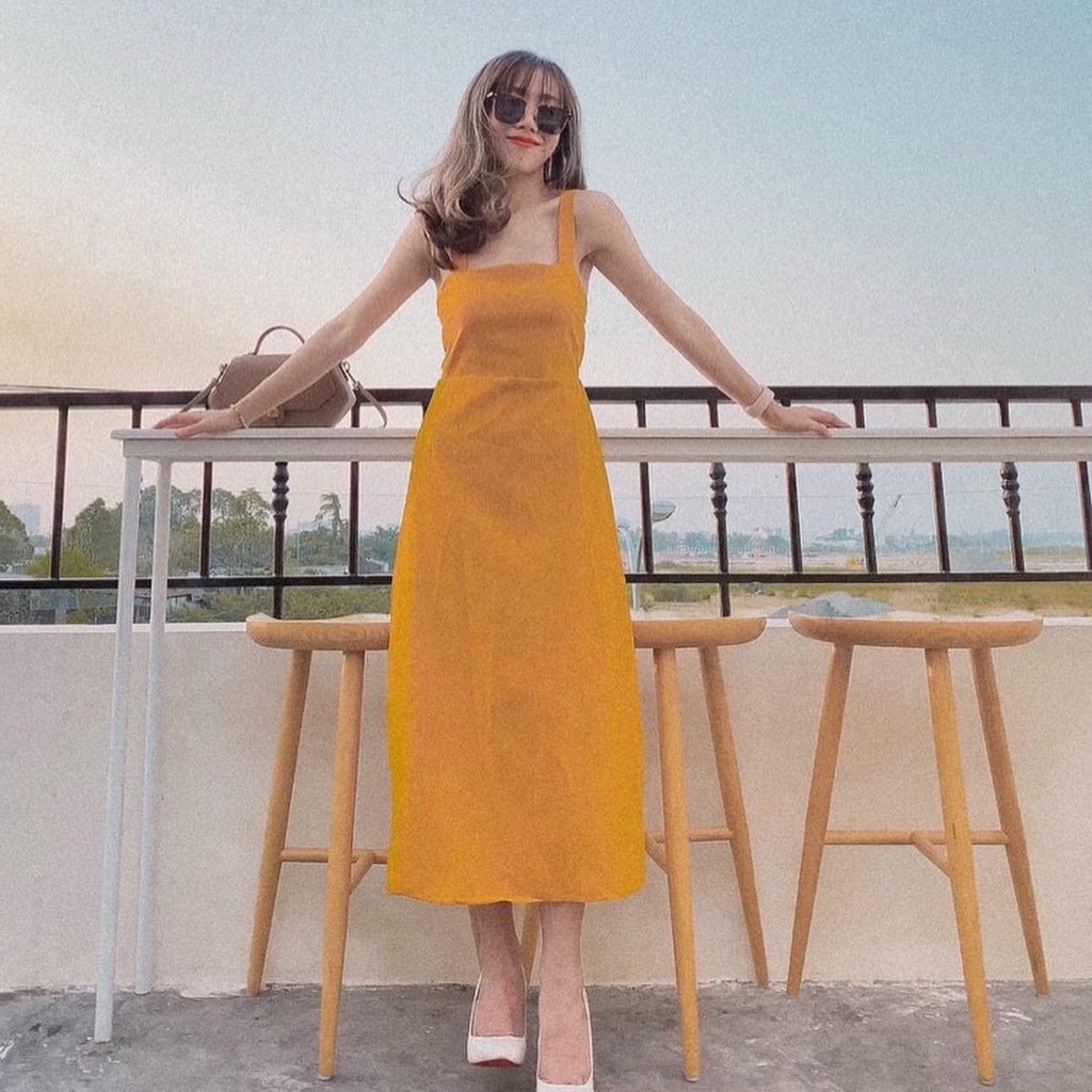 Đầm Maxi Màu Vàng Cổ Vuông Dây Bản Nhỏ Váy Dài Qua Gối Freesize Hở Lưng Dây Đai Cột Nơ