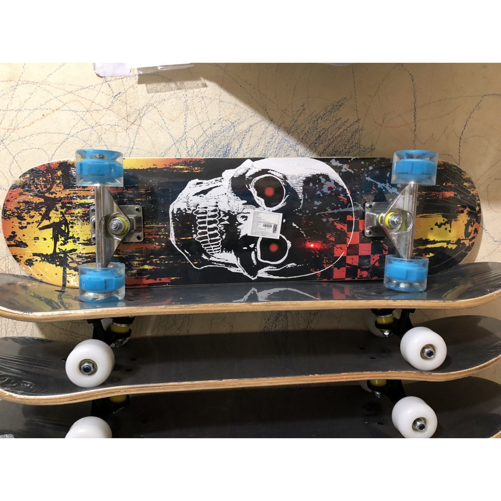 Ván trượt Skateboard thể thao mặt nhám đen bánh cao su có Led sáng nhiều hình