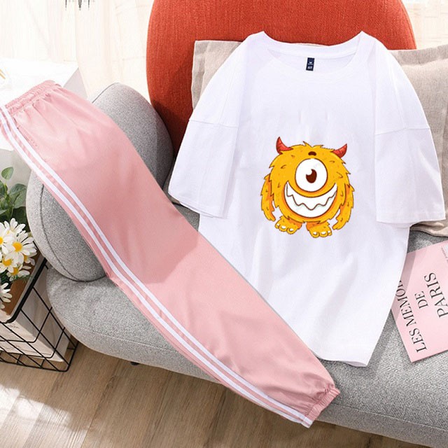 Combo Đi Chơi ,Gồm Áo Phông Cotton Organic Ngắn Tay In Hình Chú Quỷ Nhỏ Một Mắt Mix Quần Thun Dài Bo Gấu Sọc Kẻ Trắng