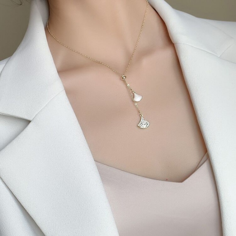 Vòng cổ mặt hình quạt đính đá sang trọng cho nữ