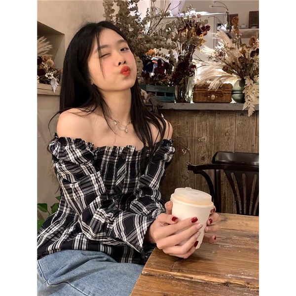 Áo kẻ caro trễ vai dáng xoè