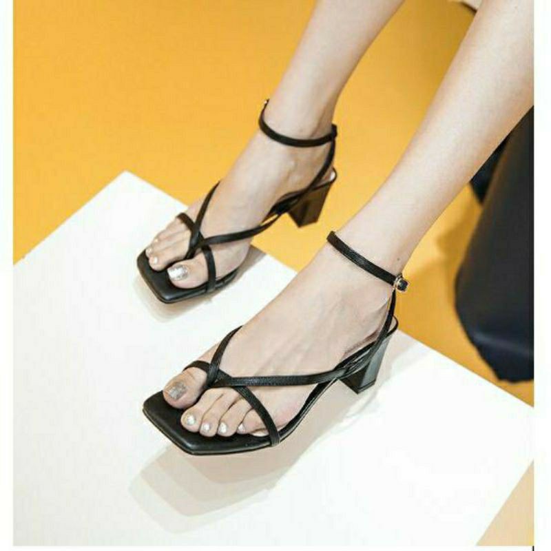 giày sandal dây mảnh size lớn 40 41 42 43 44 mũi vuông đế vuông 5 phân bigsize ngoại cỡ