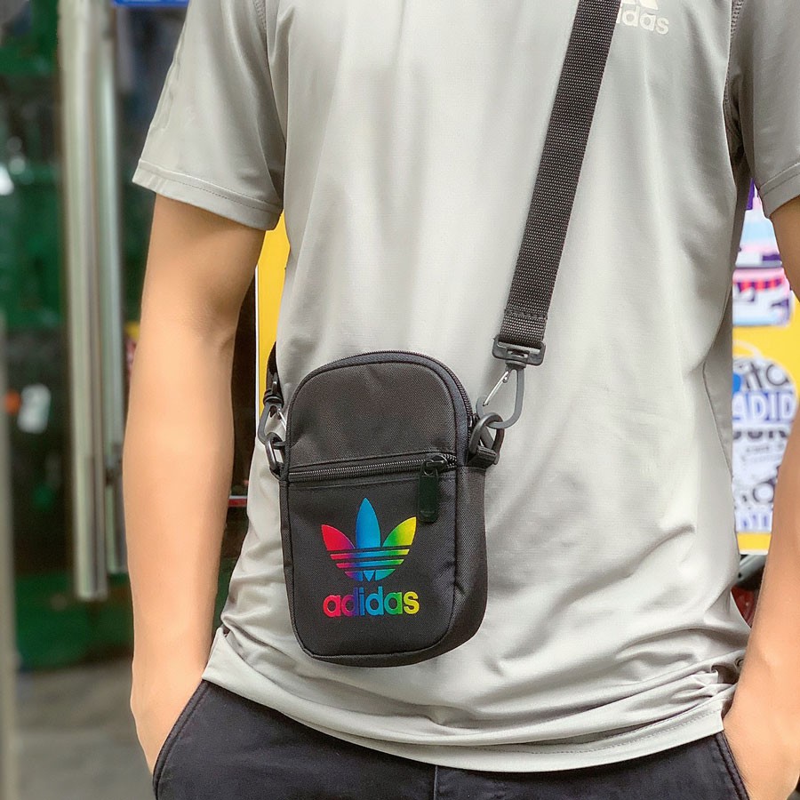 Túi đeo chéo mini Das Festival 3D Multi Color Simple Bag Unisex Ss20 GQ3292 - Mẫu mới nhất Ful Tag Code