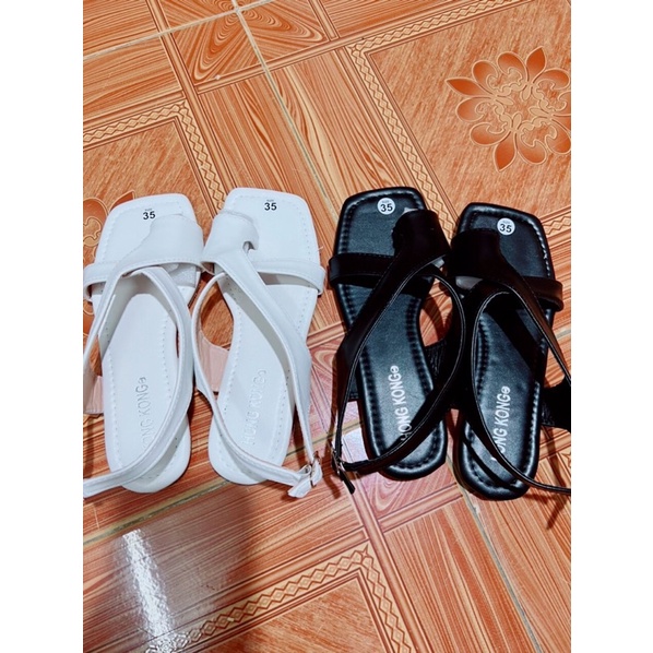 Sandal quai chéo kết hợp xỏ ngón khóa cài