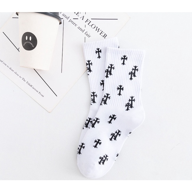 Vớ cao cổ BEE Unisex phong cách thể thao, trẻ trung &amp; năng động.