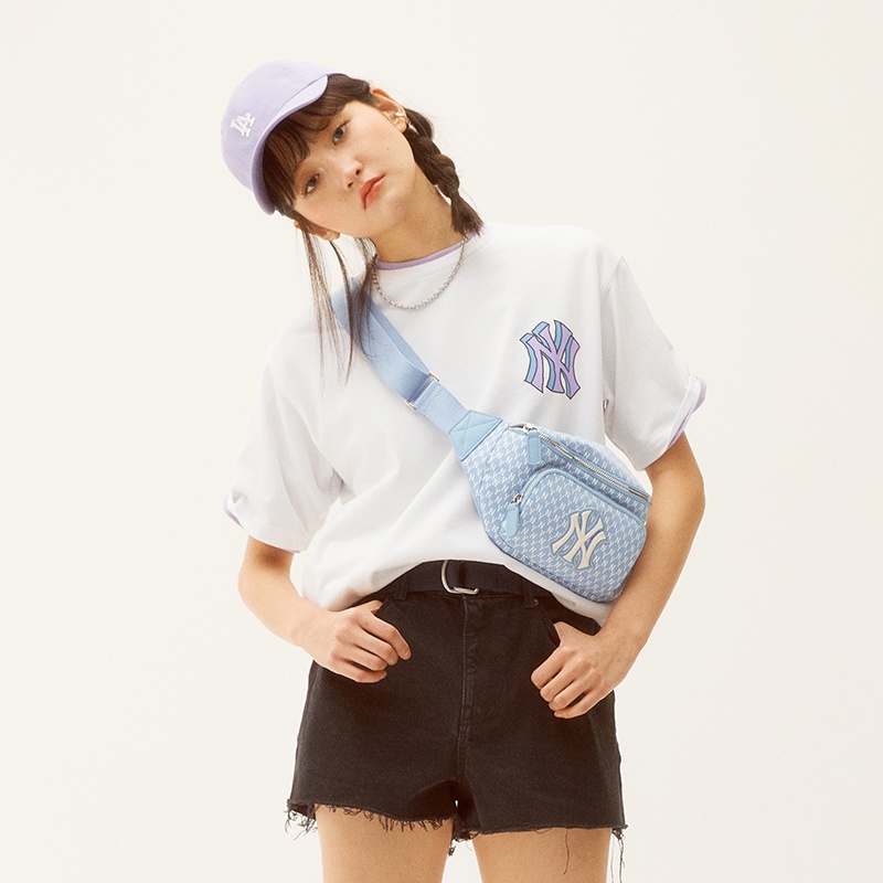 MLB Áo Thun Tay Ngắn Màu Trắng In Họa Tiết graffiti Thời Trang Mùa Hè Cho Nam Và Nữ