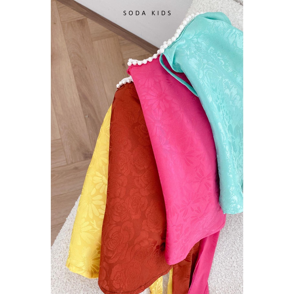 Bộ yếm đào gấm tặng kèm mấn cao cấp phong cách truyền thống cho bé gái SODA KIDS