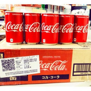 Thùng 30 lon Coca-cola mini nội địa Nhật Bản ( Date T4/24)