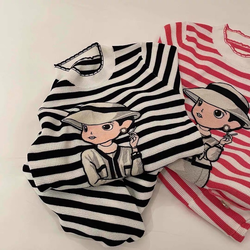 VÁY LEN BODY KẺ ĐỎ ĐEN CHO NỮ - hình cô gái đội mũ