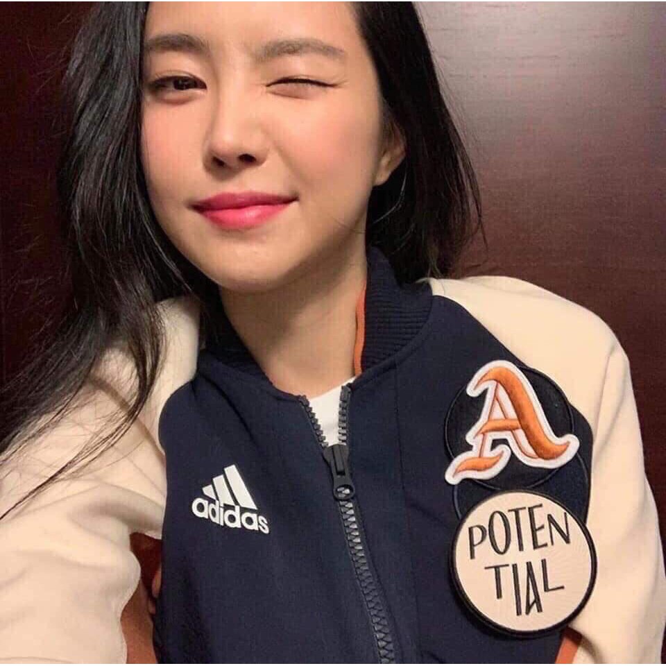 Áo khoác bomber nữ thêu logo chữ A siêu hot
