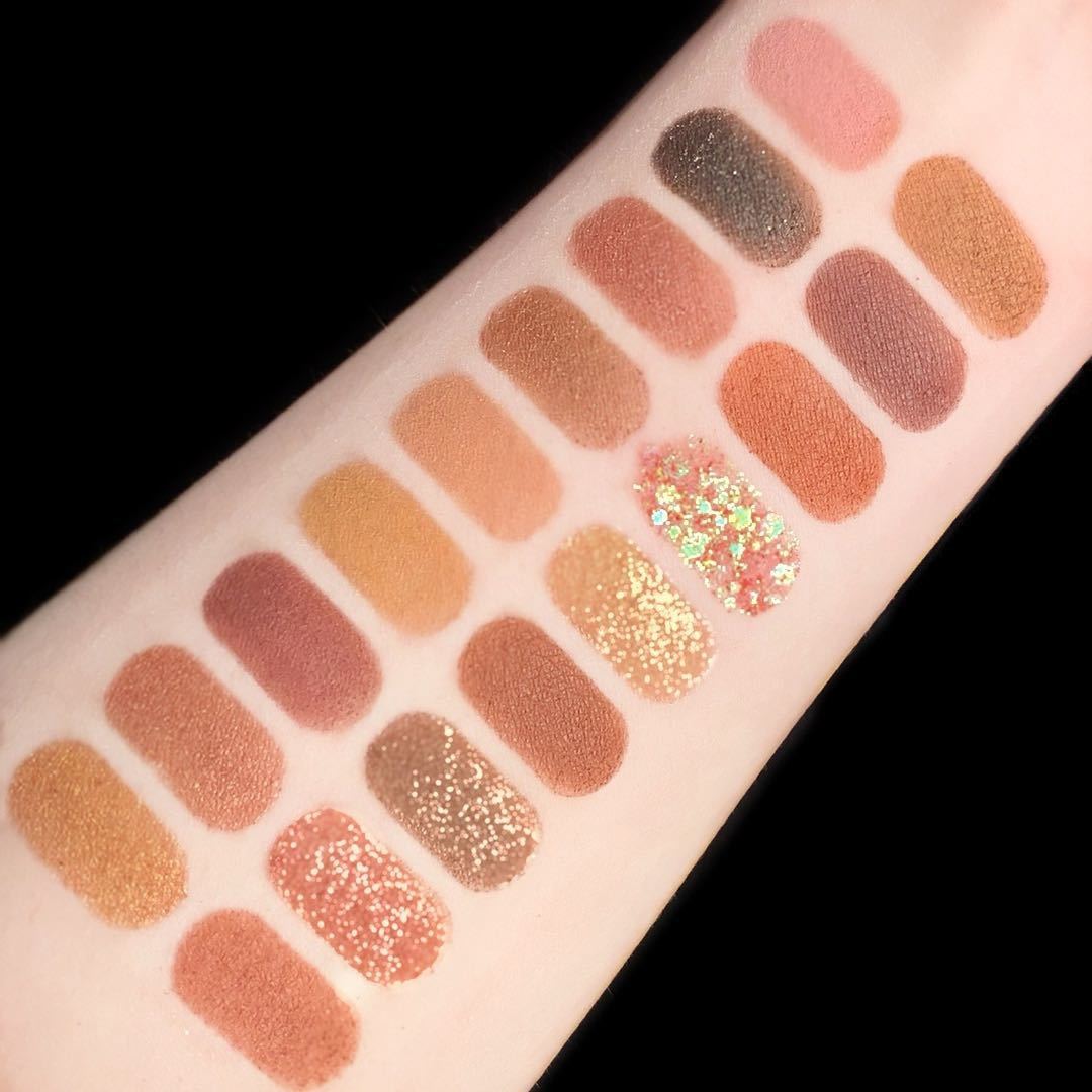 [Hàng mới về] MUGE LEEN® Little Brown Bear 18 Color Matte Glitter Eyeshadow Palette Chống thấm nước và chống mồ hôi | BigBuy360 - bigbuy360.vn