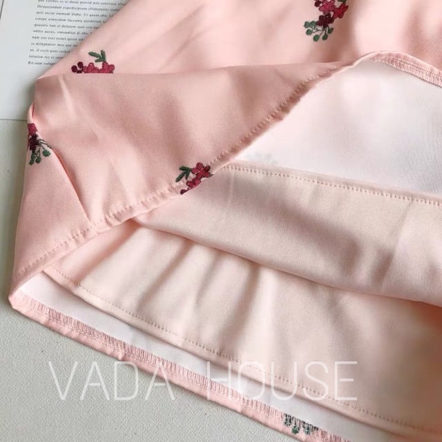 Jumsuit hoa cổ V
