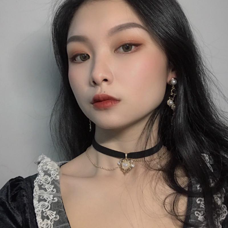 Vòng Cổ Choker Nhung Mặt Hình Trái Tim Phong Cách Retro Cho Nữ