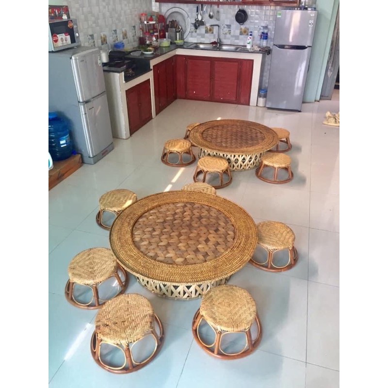 Ghế mây tre đan dân tộc.