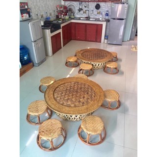 Ghế mây tre đan dân tộc.