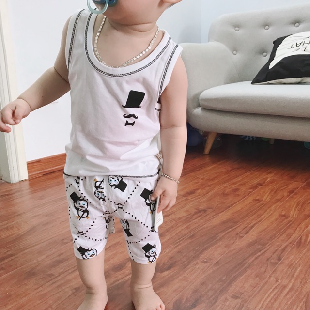 Bộ ba lỗ bé trai