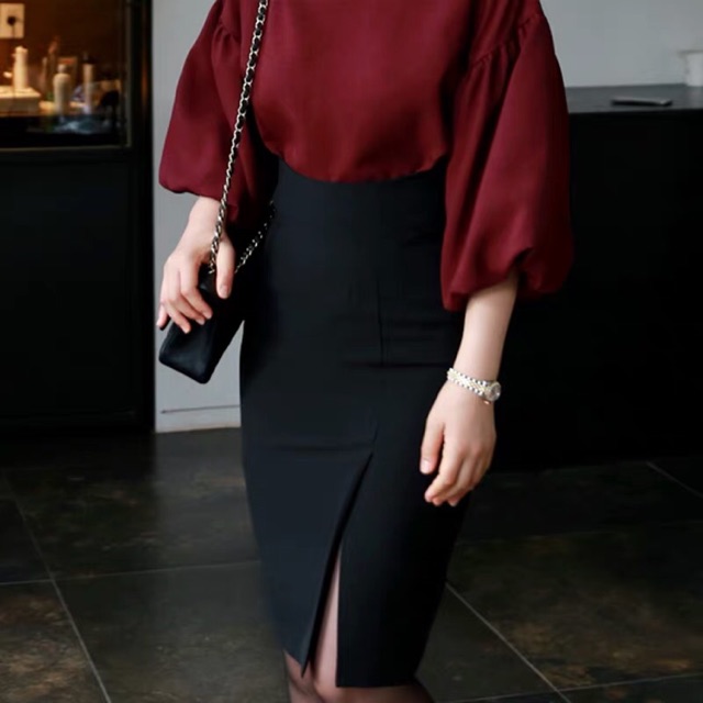 Chân váy body lưng cao xẻ trước