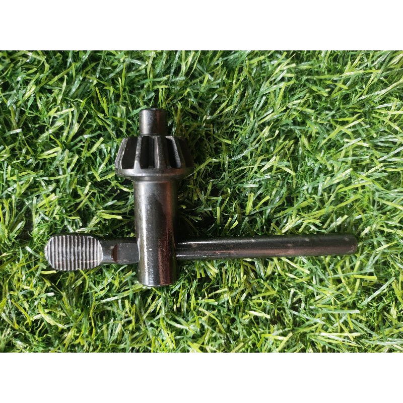 Khóa tay vặn mở bầu khoan 16mm.