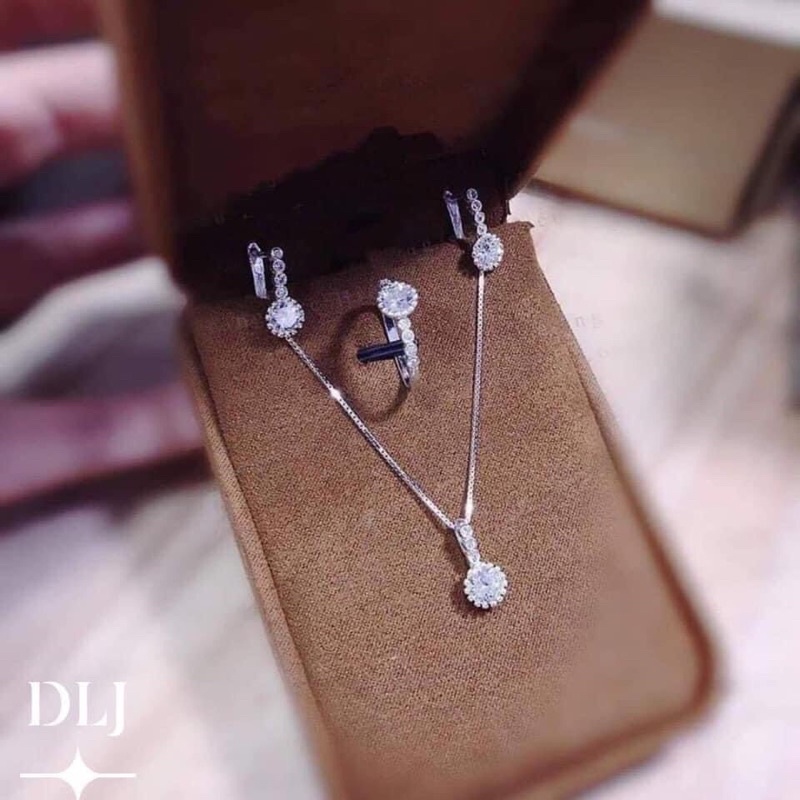 Bộ trang sức bạc thật gắn đá trắng nhỏ xinh xắn - Kho sỉ bạc Nhất Linh