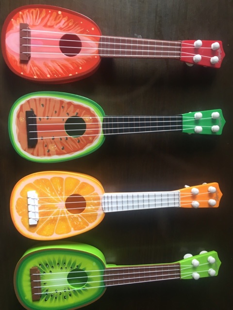 Đàn Guitar Mini Trái Cây Giúp Bé Cảm Thụ Âm Nhạc