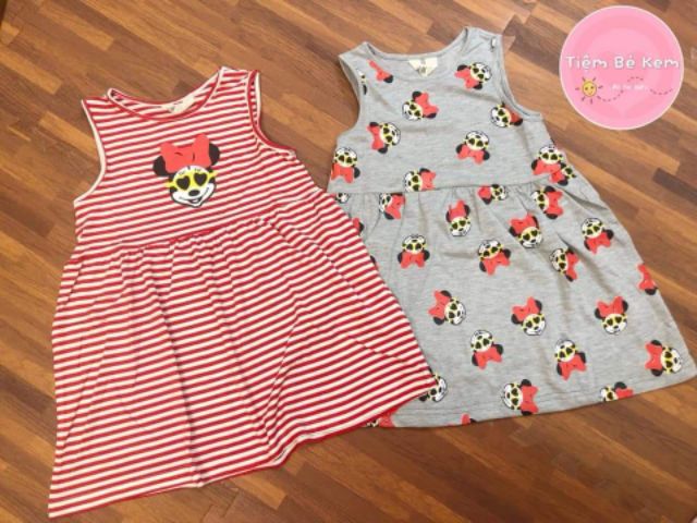 Váy Minnie ạ. Xinh quá đi mất.
Lại tiếp tục về các mẫu váy HM sát nách siêu xinh cho các bé gái đây ạ. 
( có ảnh thật )