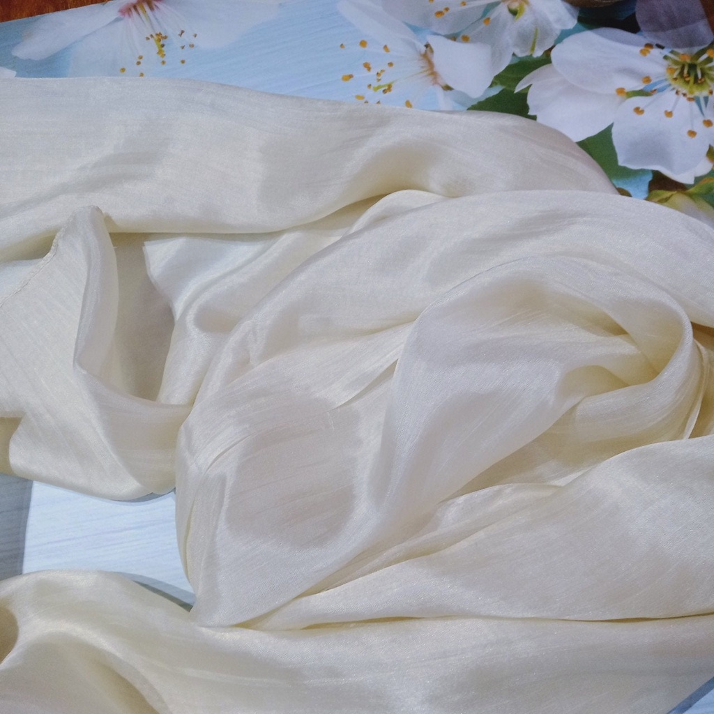 Khăn Lụa Tơ Tằm quàng cổ màu trắng kem #thanh lịch#nhẹ nhàng#thoáng mát, dùng được cả 4 mùa, kích thước 180cm*90cm