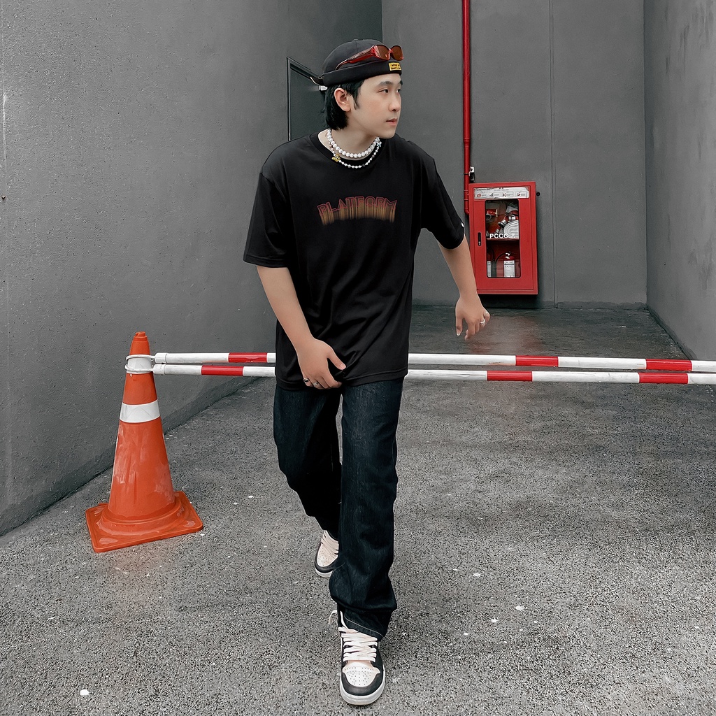 Áo Thun Màu Đen In Chữ Platform Chất Liệu 100% Cotton Form Rộng Thoải Mái Unisex Nam Nữ